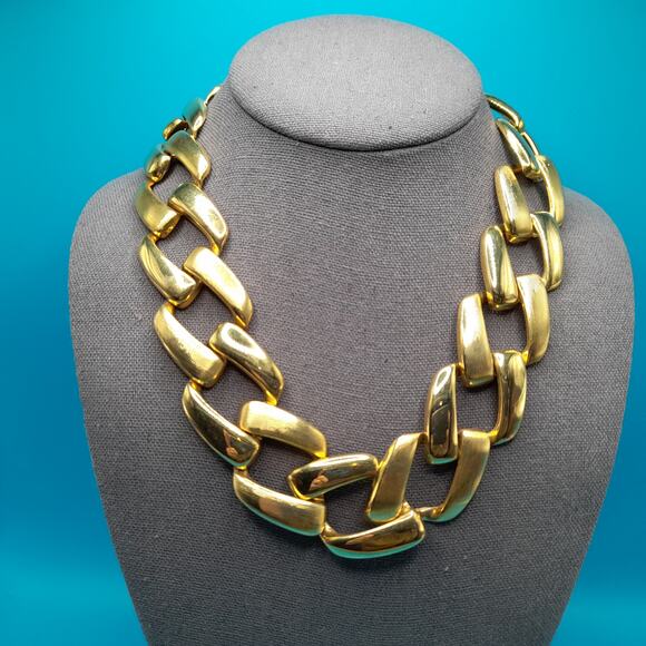 Vintage Chain Choker Necklace, Interlocking Gold Tone, 1980s - Picture 2 of 11